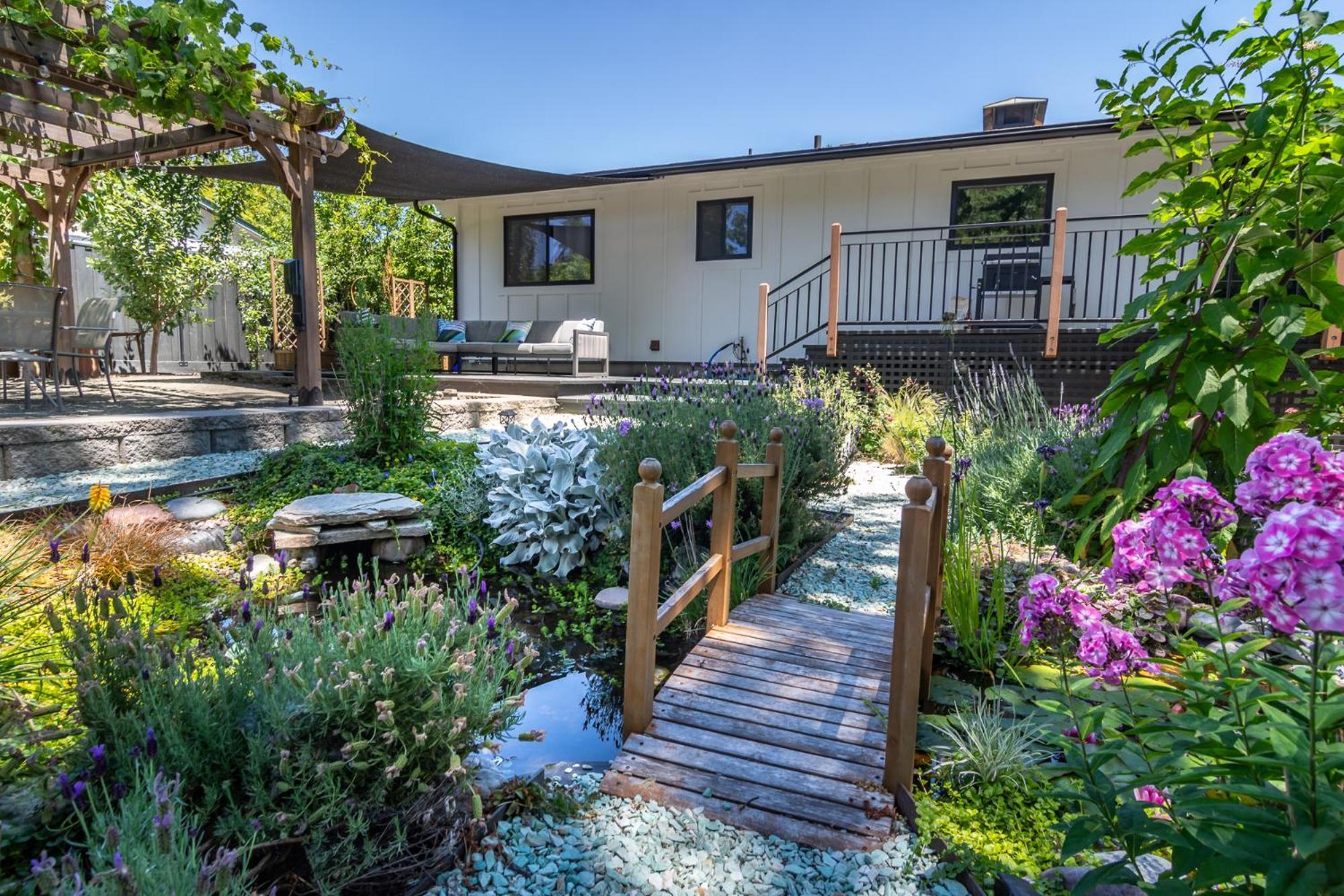 Chic Rv Retreat, Stunning Yard In Roseburg Ξενοδοχείο Εξωτερικό φωτογραφία