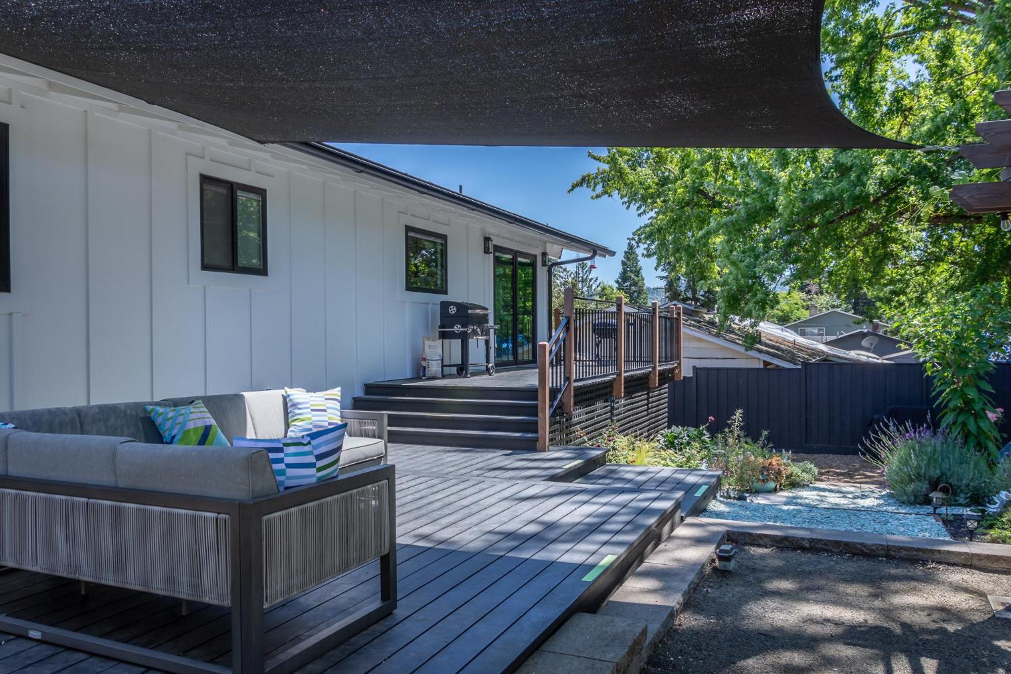 Chic Rv Retreat, Stunning Yard In Roseburg Ξενοδοχείο Εξωτερικό φωτογραφία