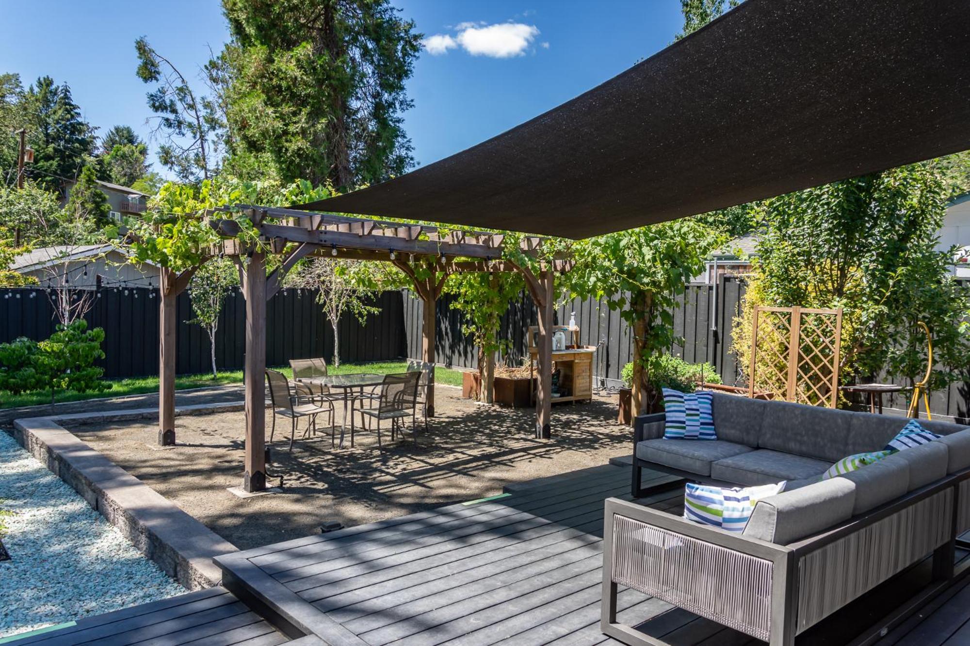 Chic Rv Retreat, Stunning Yard In Roseburg Ξενοδοχείο Εξωτερικό φωτογραφία