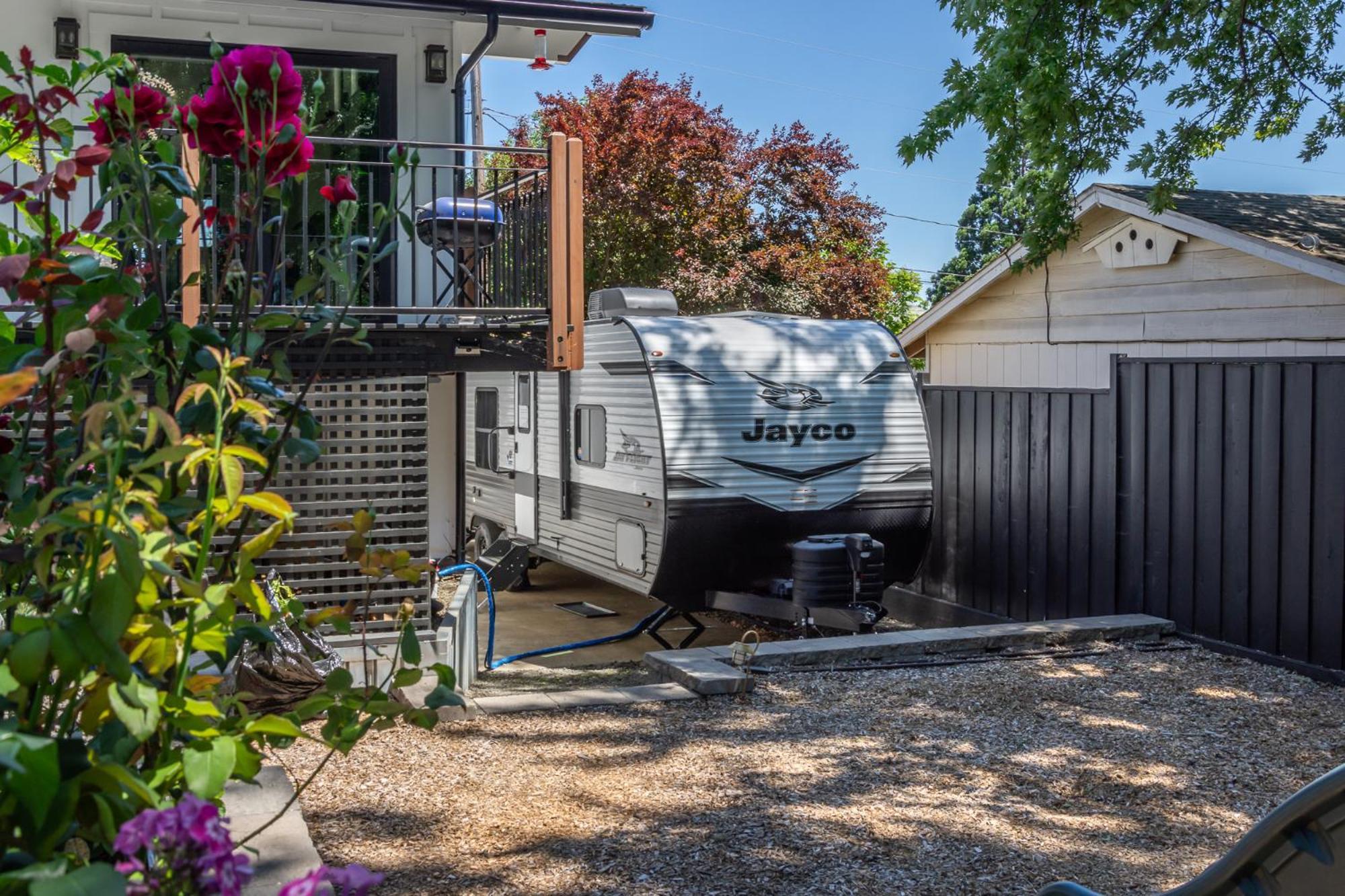 Chic Rv Retreat, Stunning Yard In Roseburg Ξενοδοχείο Εξωτερικό φωτογραφία