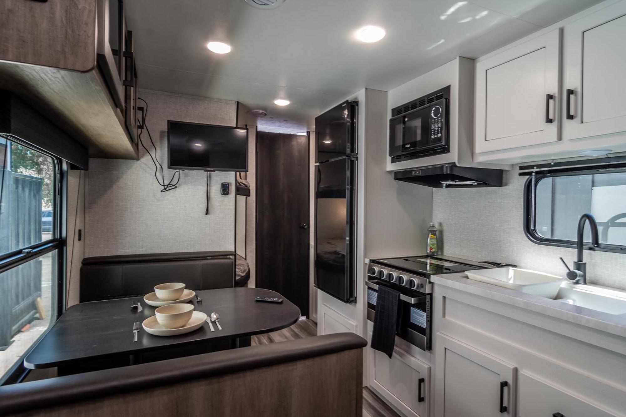 Chic Rv Retreat, Stunning Yard In Roseburg Ξενοδοχείο Εξωτερικό φωτογραφία