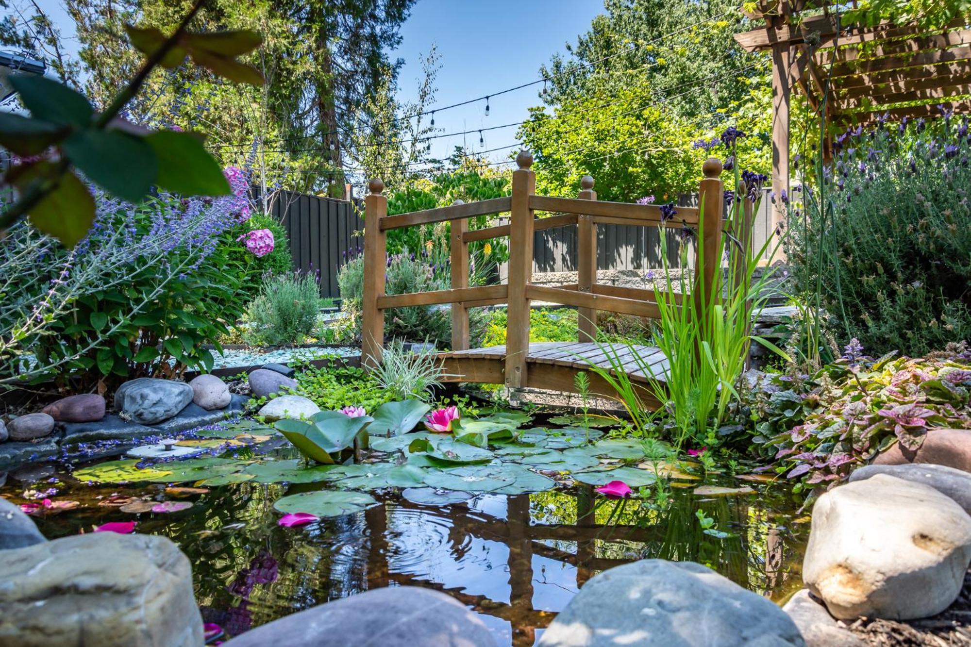 Chic Rv Retreat, Stunning Yard In Roseburg Ξενοδοχείο Εξωτερικό φωτογραφία