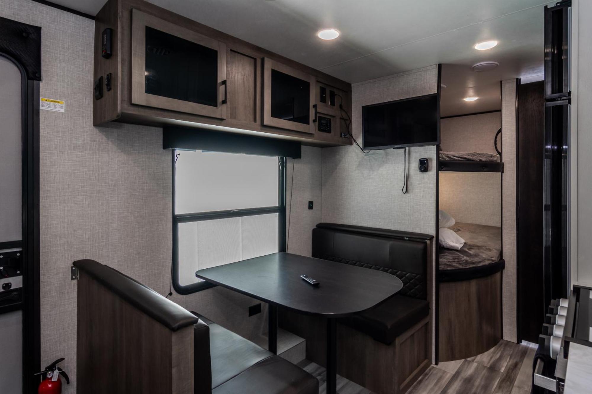 Chic Rv Retreat, Stunning Yard In Roseburg Ξενοδοχείο Εξωτερικό φωτογραφία