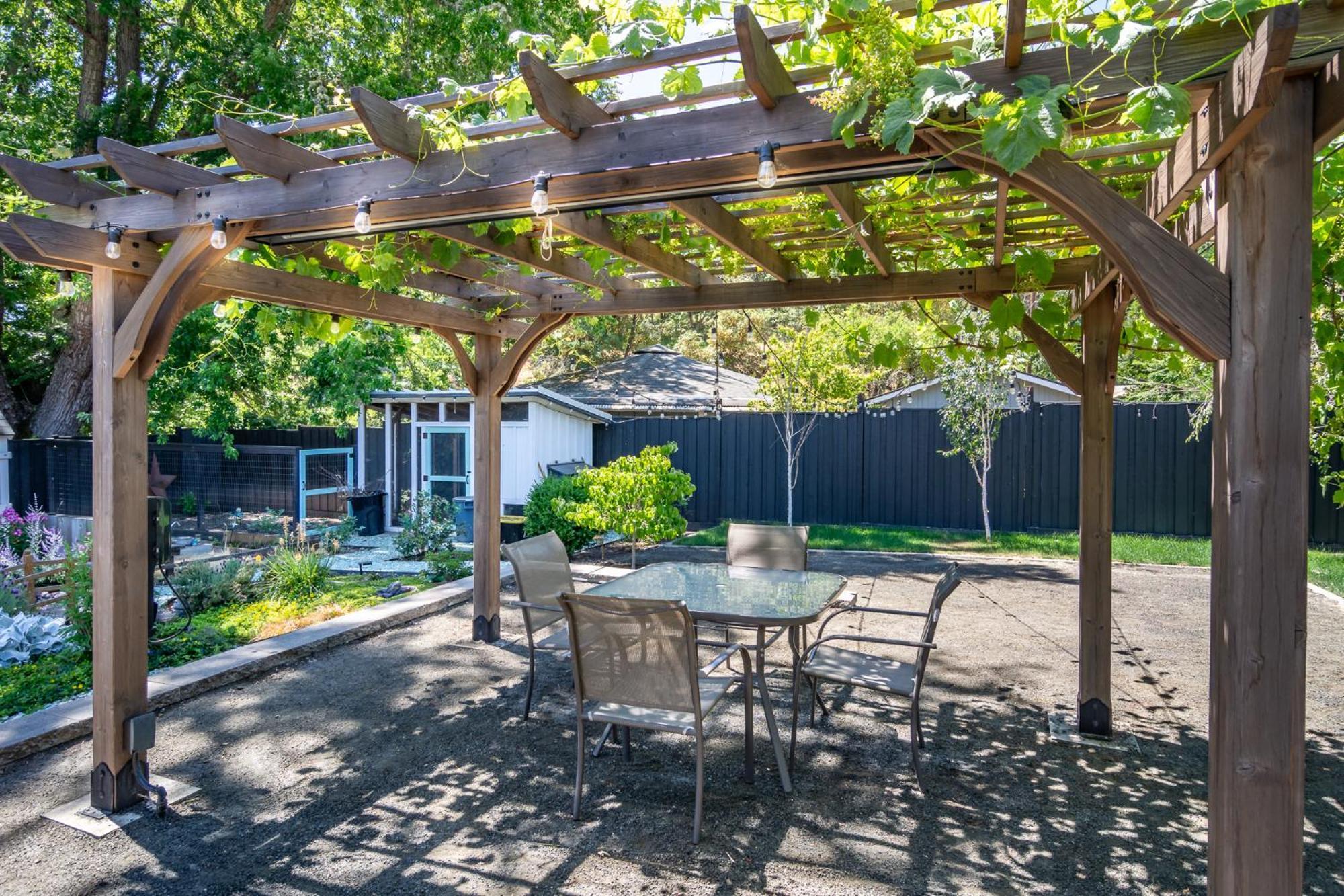 Chic Rv Retreat, Stunning Yard In Roseburg Ξενοδοχείο Εξωτερικό φωτογραφία