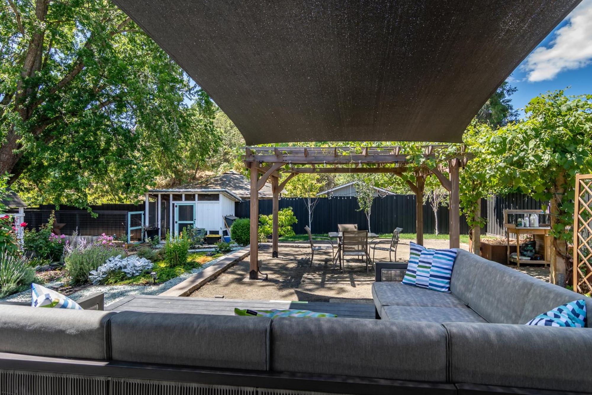 Chic Rv Retreat, Stunning Yard In Roseburg Ξενοδοχείο Εξωτερικό φωτογραφία