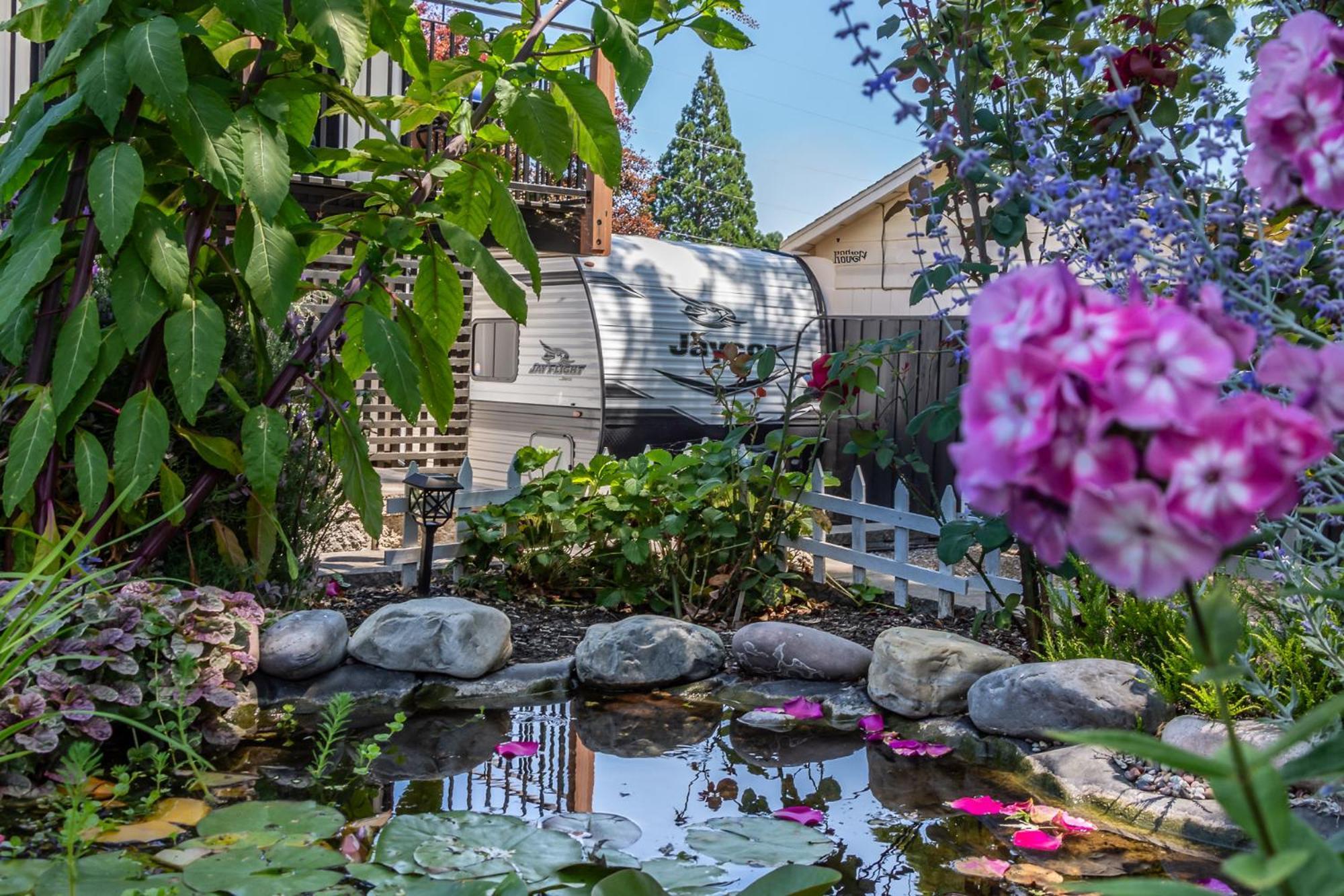 Chic Rv Retreat, Stunning Yard In Roseburg Ξενοδοχείο Εξωτερικό φωτογραφία