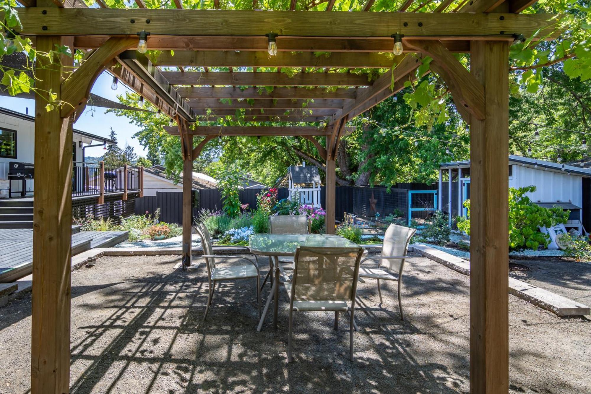 Chic Rv Retreat, Stunning Yard In Roseburg Ξενοδοχείο Εξωτερικό φωτογραφία